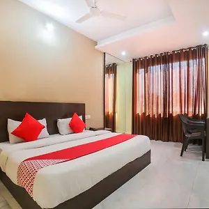 Hotel Oyo 19032 Ambay Palace